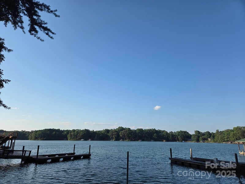 7326 Right Angle St, Sherrills Ford, NC 28673
