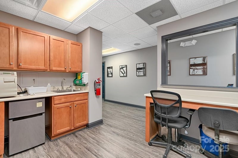 120 Chadwick Square Ct #A, Hendersonville, NC 28739