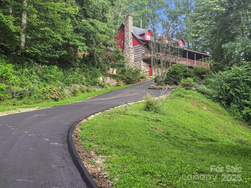 1145 Bearwallow Mountain Rd, Hendersonville, NC 28792