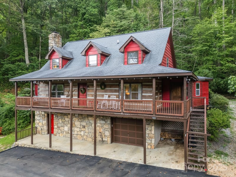 1145 Bearwallow Mountain Rd, Hendersonville, NC 28792