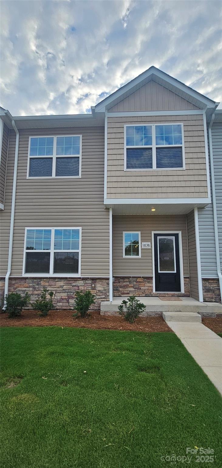 1838 Rhyne Elementary Dr, Gastonia, NC 28052