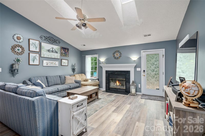 60 Southchase Dr, Fletcher, NC 28732