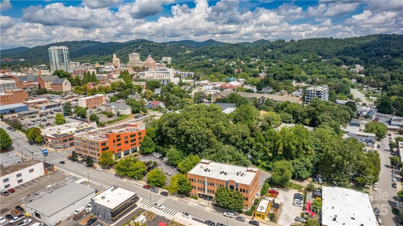 11 Collier Ave, Asheville, NC 28801