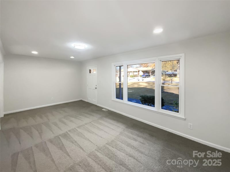 301 Briarcliff Dr, Kannapolis, NC 28081