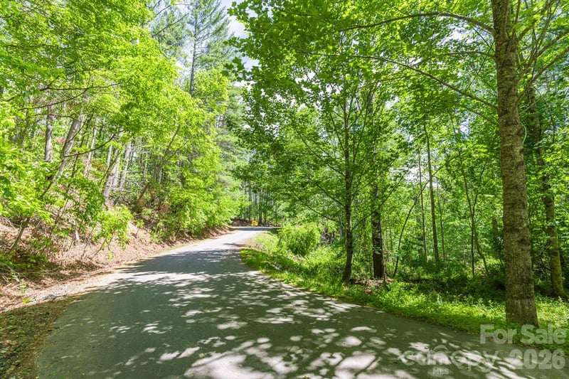 9999 River Edge Dr #2, Burnsville, NC 28714