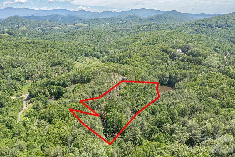9999 River Edge Dr #2, Burnsville, NC 28714