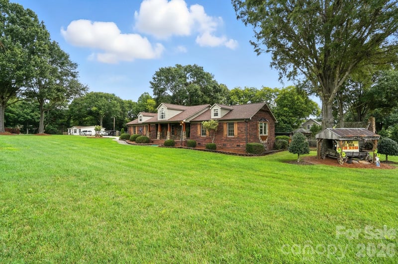 3369 Roberta Rd, Concord, NC 28027