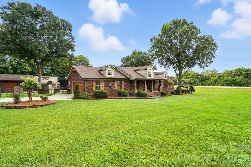 3369 Roberta Rd, Concord, NC 28027
