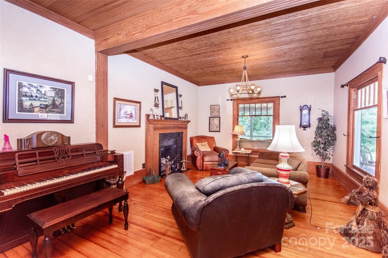 10245 Cool Springs Rd, Woodleaf, NC 27054