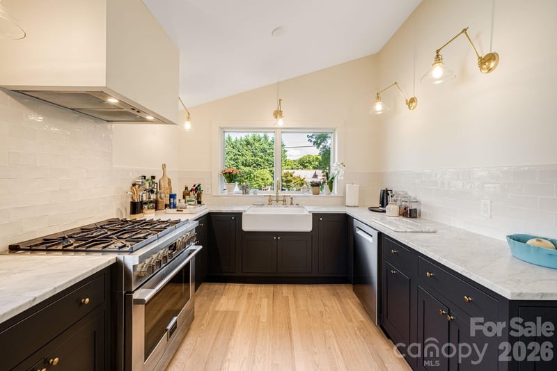 227 Lawson St, Hot Springs, NC 28743