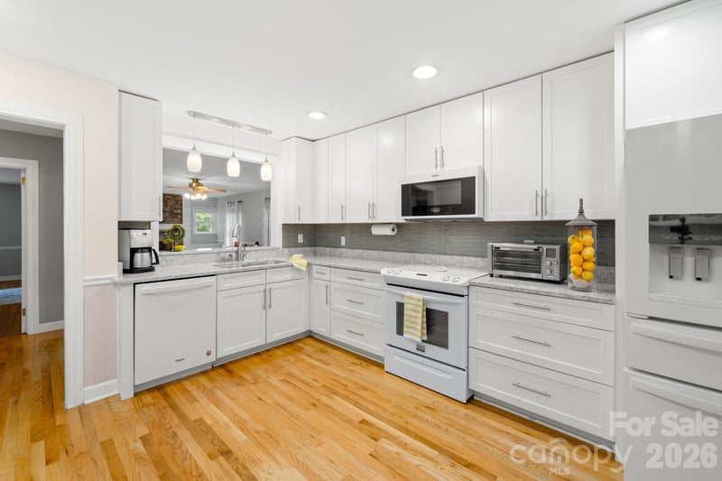 429 Brooklyn Ave, Hendersonville, NC 28792