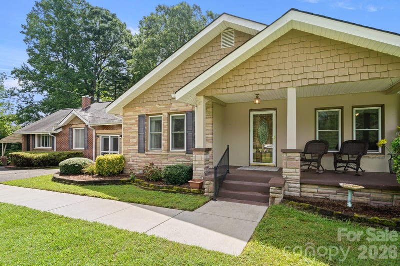 429 Brooklyn Ave, Hendersonville, NC 28792