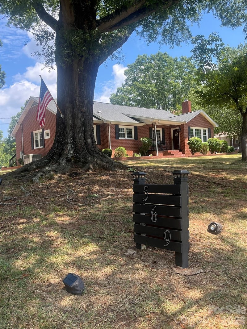 569 Great Falls Hw, Chester, SC 29706