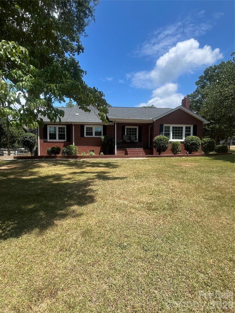 569 Great Falls Hw, Chester, SC 29706