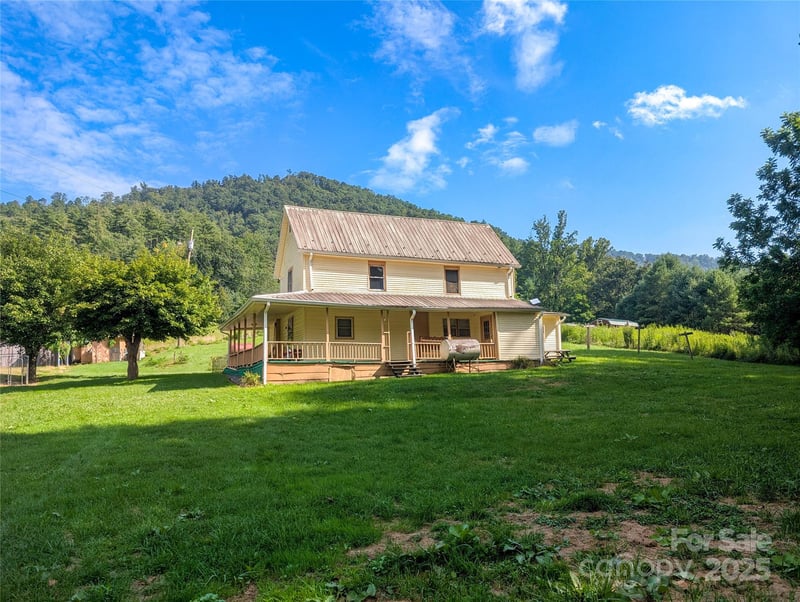 540 Pound Mill Branch Rd, Burnsville, NC 28714