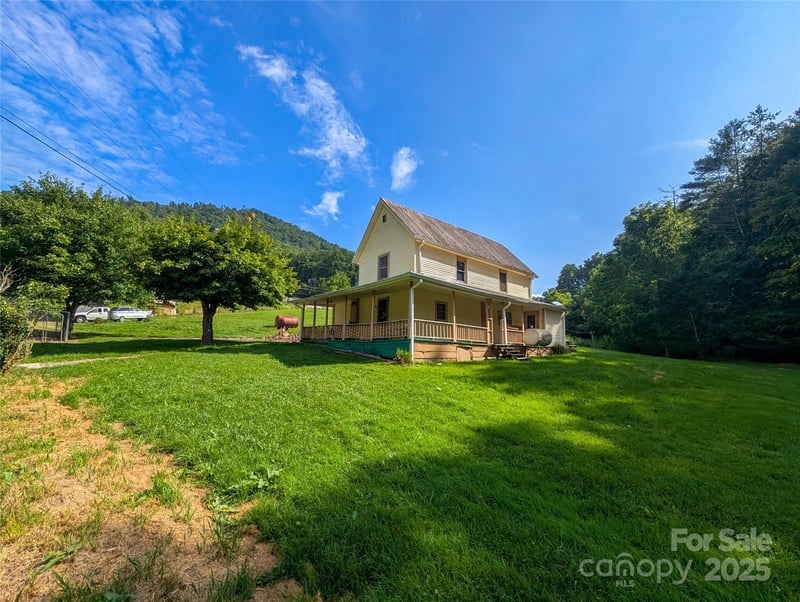 540 Pound Mill Branch Rd, Burnsville, NC 28714