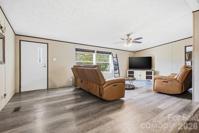 31 Mcgee Hill Rd, Fairview, NC 28730
