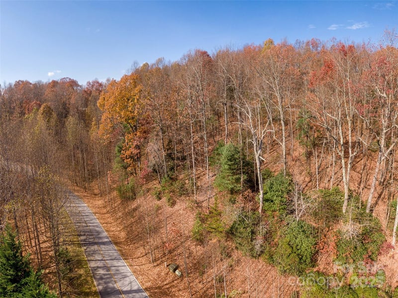 128 Pinnacle Peak Ln, Flat Rock, NC 28731