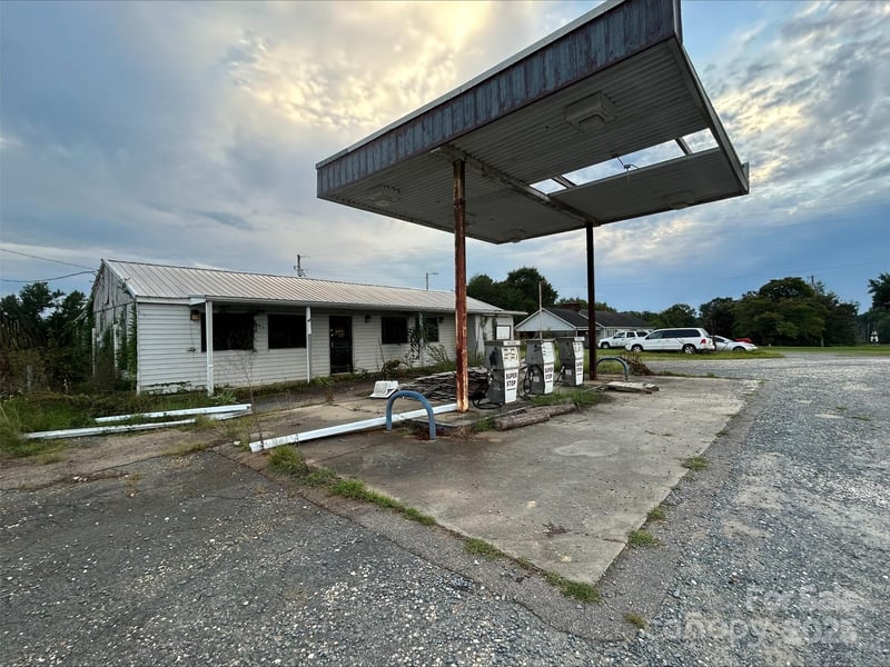 2085 Hwy 73 Hw, Mount Gilead, NC 27306