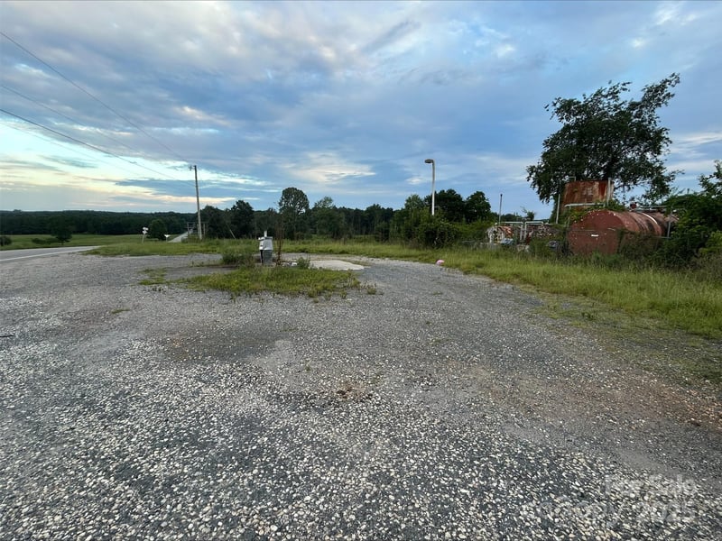 2085 Hwy 73 Hw, Mount Gilead, NC 27306