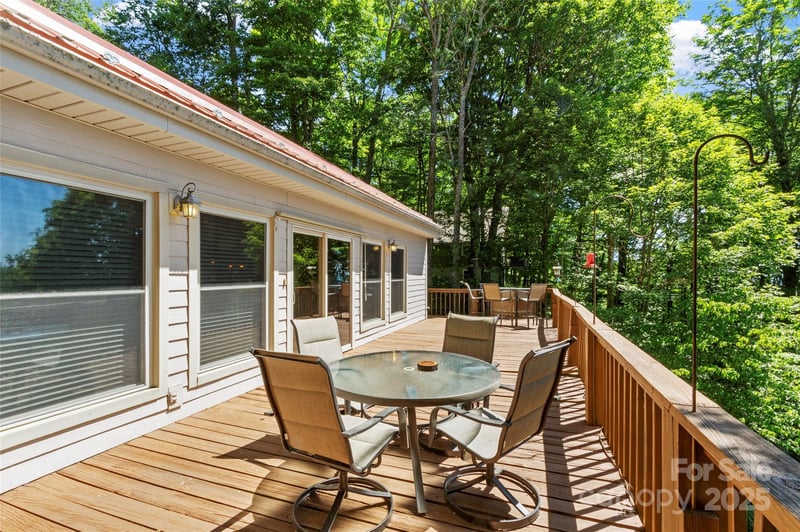 894 Mckinney Gap Dr, Mars Hill, NC 28754
