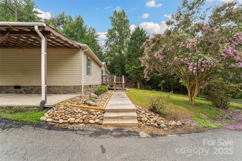 2236 Sisue St, Morganton, NC 28655