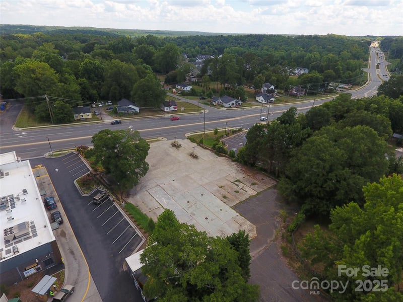 706 Main St, Mount Holly, NC 28120