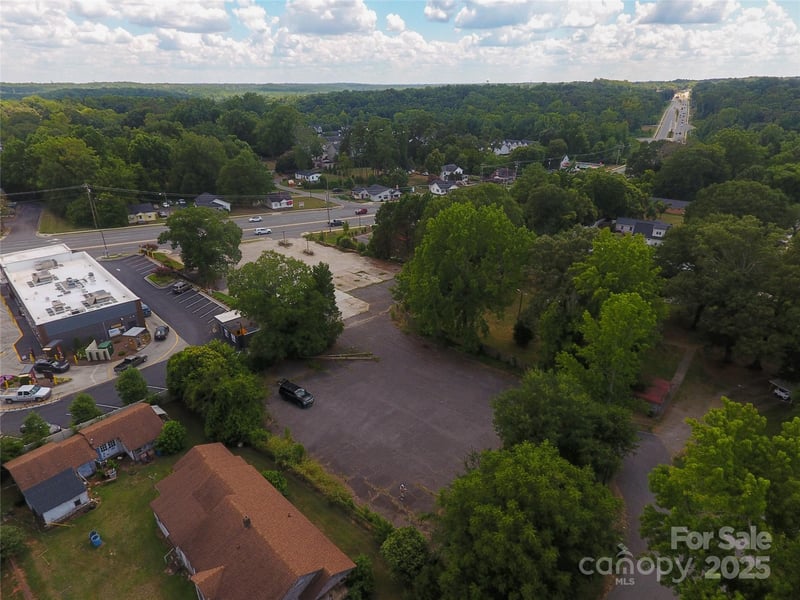 706 Main St, Mount Holly, NC 28120