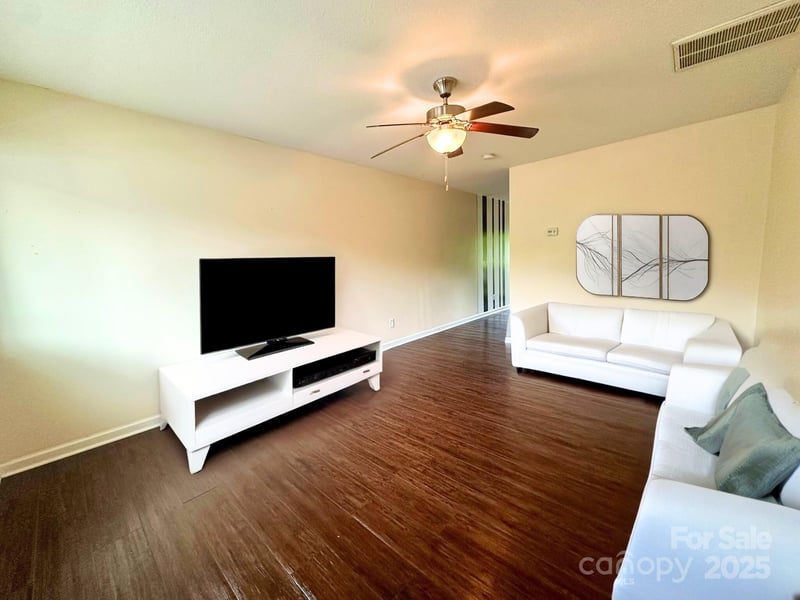 31 English Ivy Rd, Asheville, NC 28806