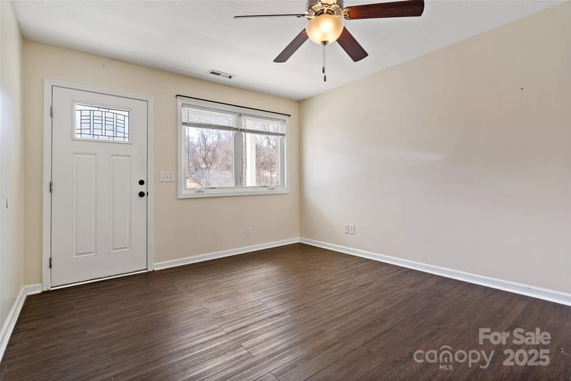 31 English Ivy Rd, Asheville, NC 28806