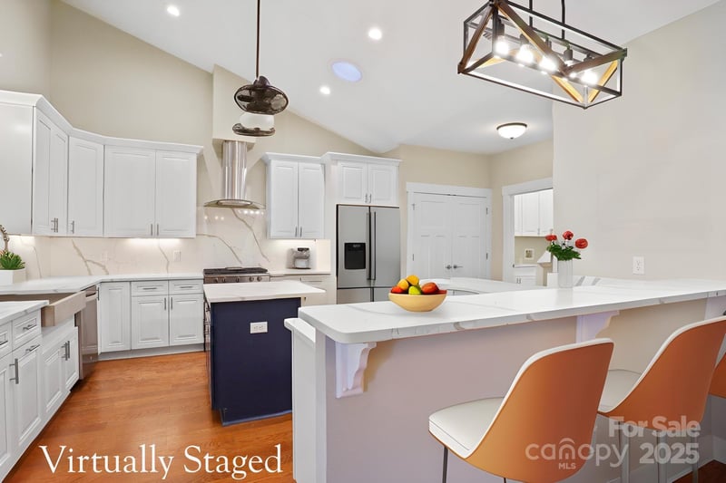 Brookstone Pl, Candler, NC 28715