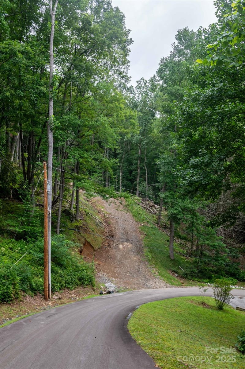 44 Deer Trail Dr, Burnsville, NC 28714