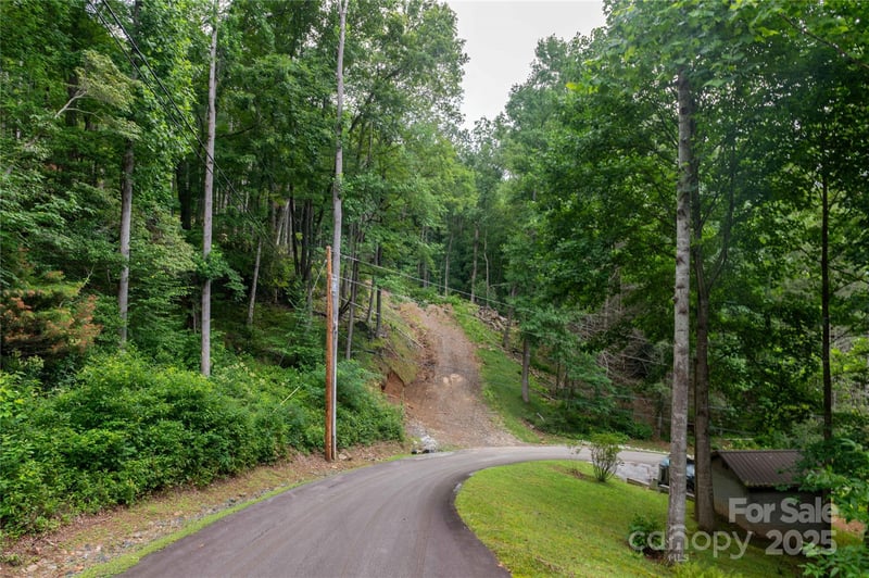 44 Deer Trail Dr, Burnsville, NC 28714
