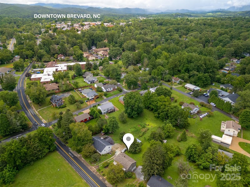 255 North Country Club Rd, Brevard, NC 28712
