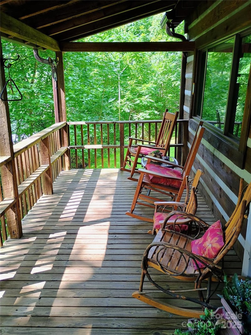 48 Buck Ridge Rd, Fairview, NC 28730