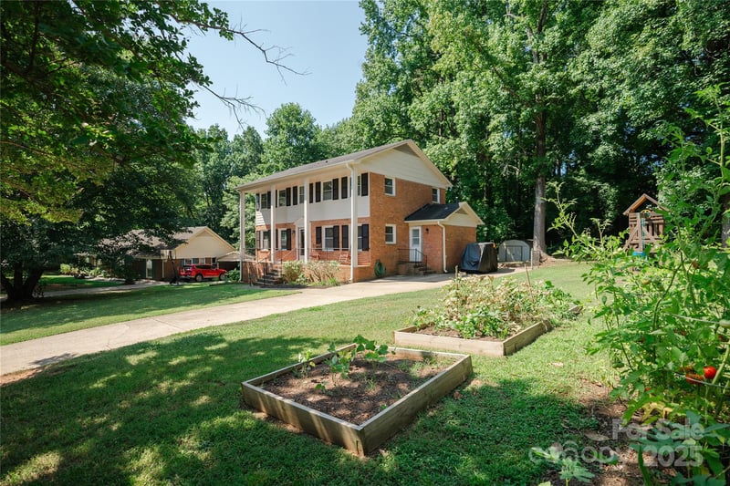 427 Willow Rd, Salisbury, NC 28147