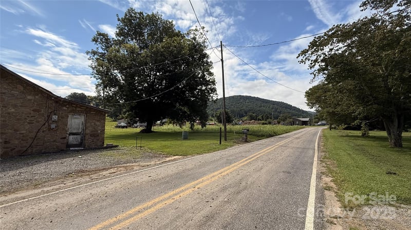 41 Upper Shut In Rd, Hot Springs, NC 27843
