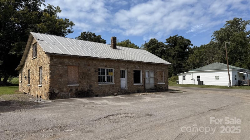 41 Upper Shut In Rd, Hot Springs, NC 27843