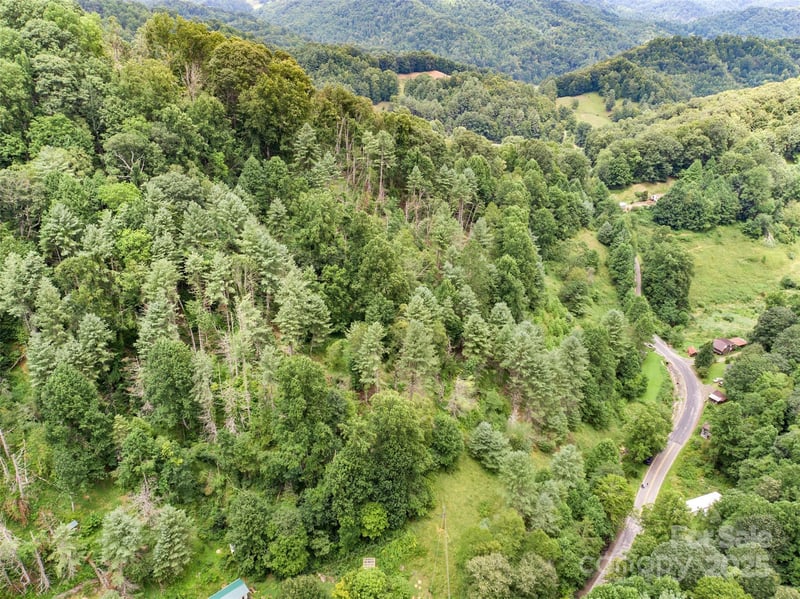 0000 Bee Log Rd, Burnsville, NC 28714