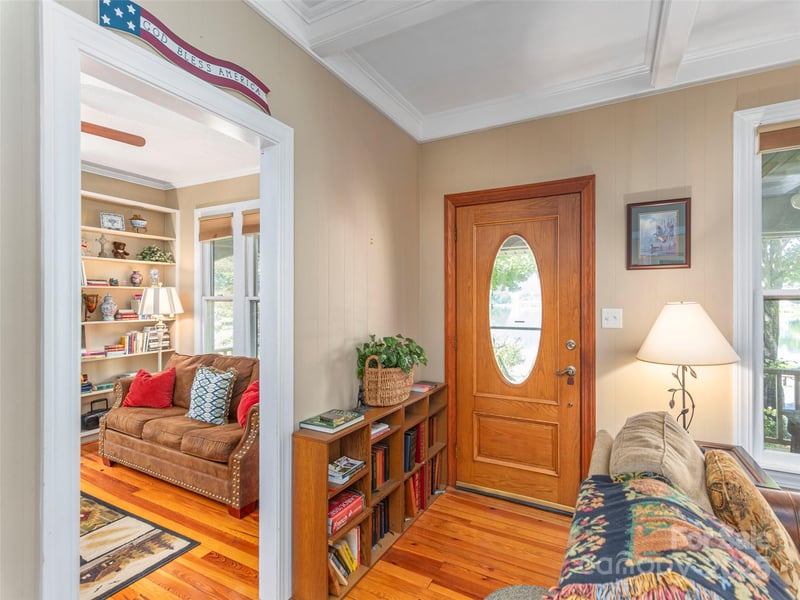 213 Chapel Dr, Lake Junaluska, NC 28745