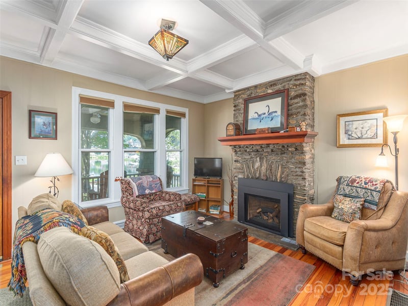 213 Chapel Dr, Lake Junaluska, NC 28745
