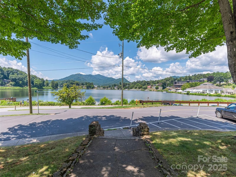 213 Chapel Dr, Lake Junaluska, NC 28745