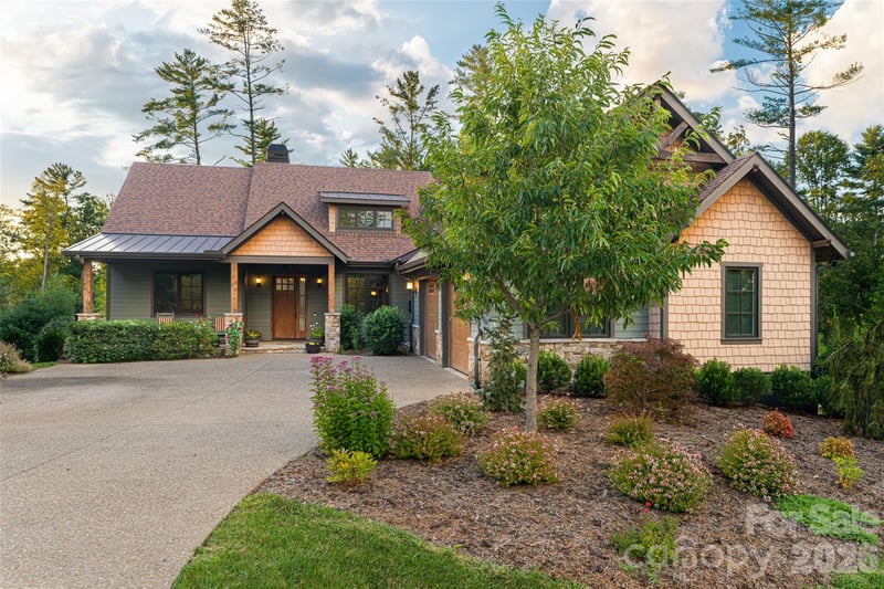 50 Hallett Ct, Asheville, NC 28803