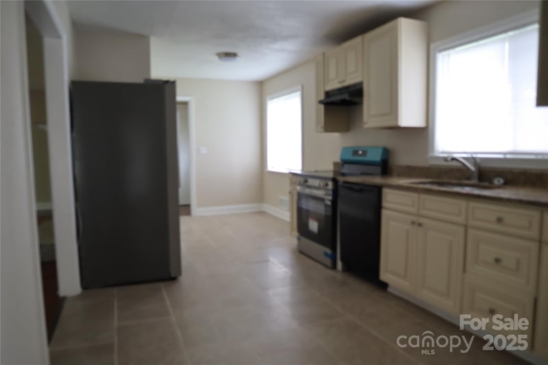 1703 Tyvola Rd, Charlotte, NC 28210
