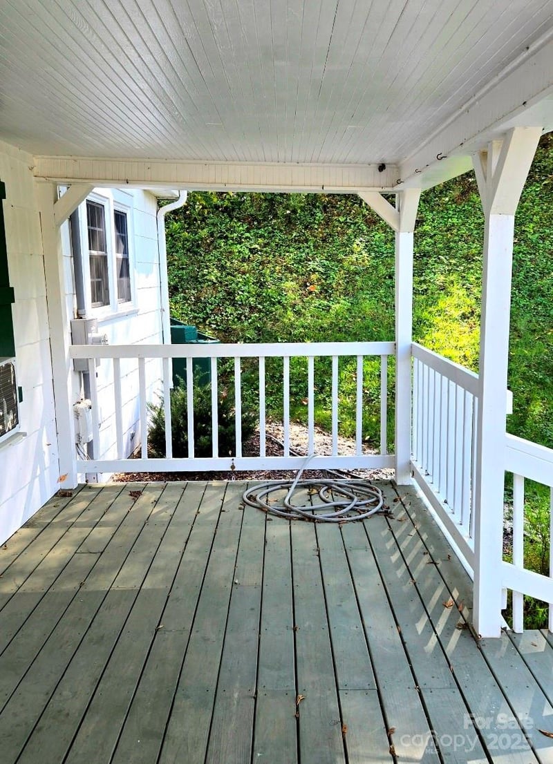 1294 Cane Creek Rd, Bakersville, NC 28705