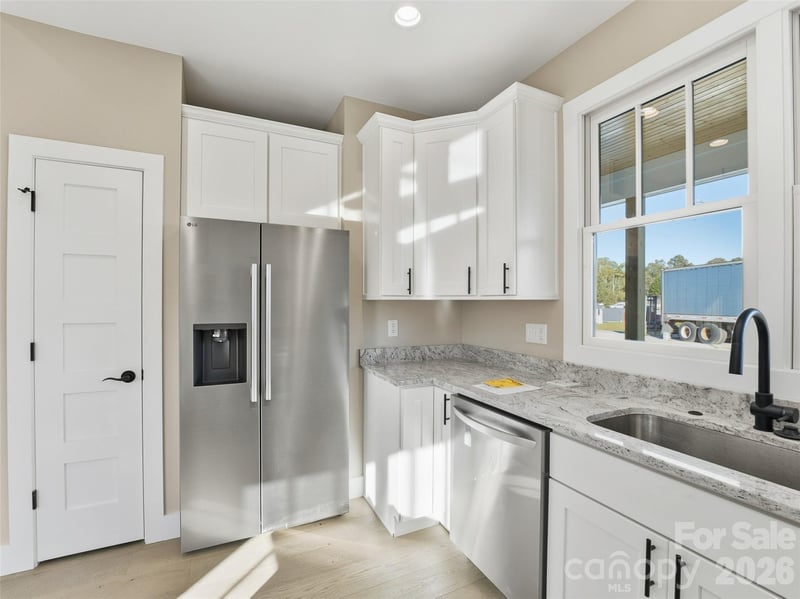 30 Olde Oak Ct, Hendersonville, NC 28792