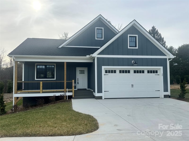 30 Olde Oak Ct, Hendersonville, NC 28792