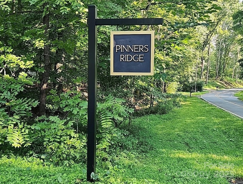 31 Maggies Ln, Asheville, NC 28803