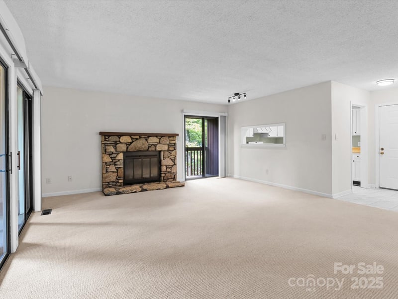 102 Cedar Forest Trl, Asheville, NC 28803