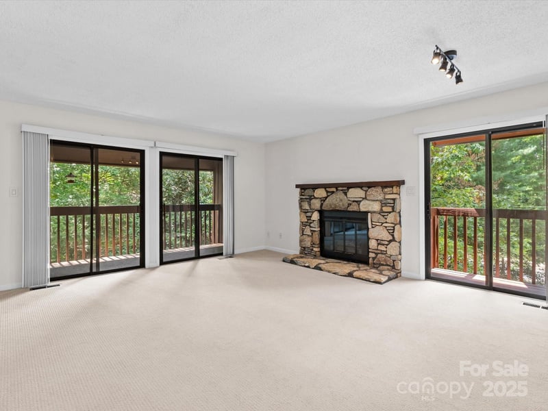 102 Cedar Forest Trl, Asheville, NC 28803